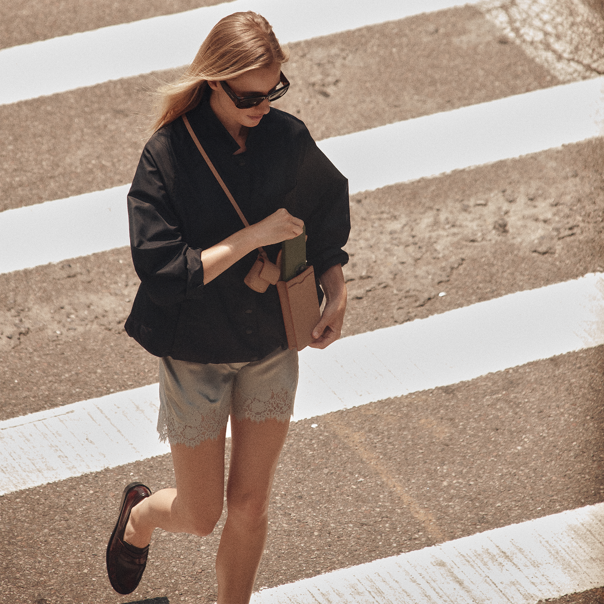 Woman wearing STATE Bags Georgia Phone Sling Affogato